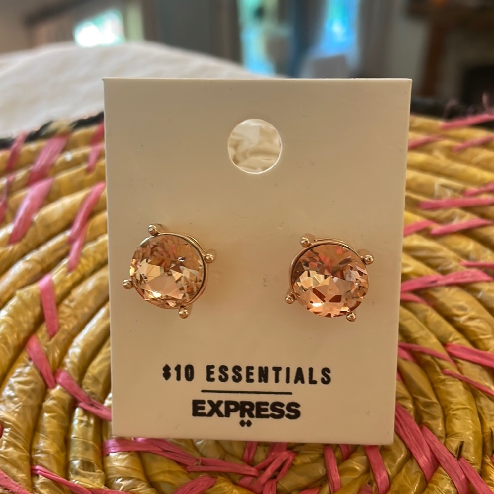 Express essential earrings